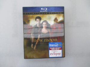 The Twilight Saga: New Moon (Ultimate Fan Edition Blu-ray with Lenticular Packaging & Bonus Footage) [Blu-ray]